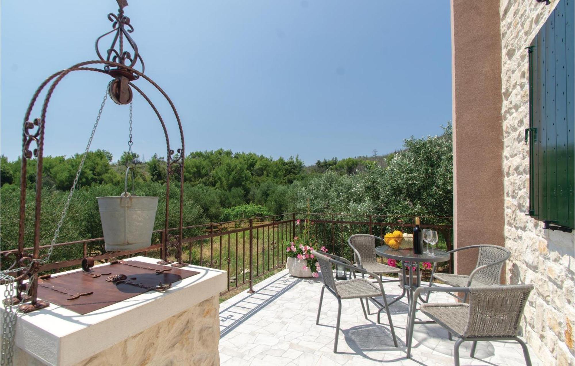Awesome Home In Smokvica With Kitchen Exterior photo
